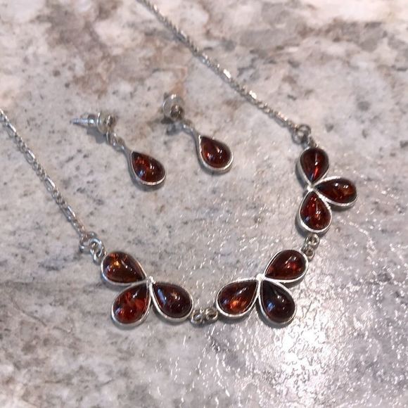 Jewelry - Floral amber and silver necklace and earrings set